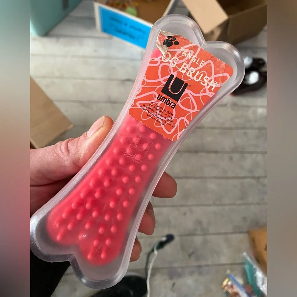 Umbra Tangle dog brush Pink Bone Shaped Hair Pet Comb 5.5”